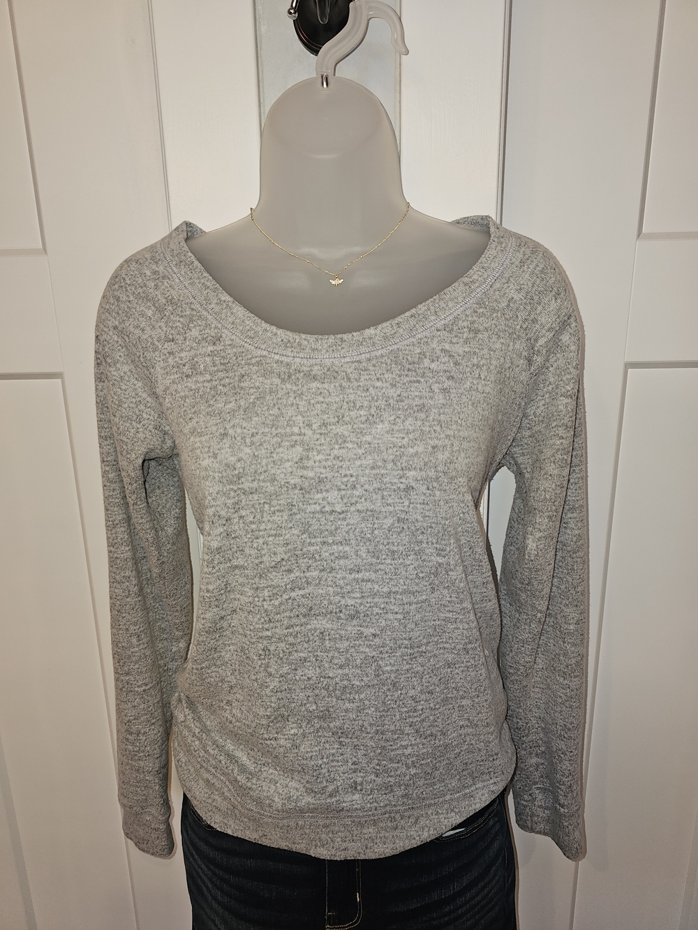 Maurices Light Gray Scoop Neck Pullover Sweatshirt